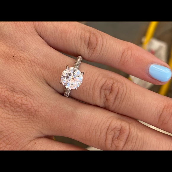 Moissanite diamond engagement ring 2 carats - Picture 6 of 11